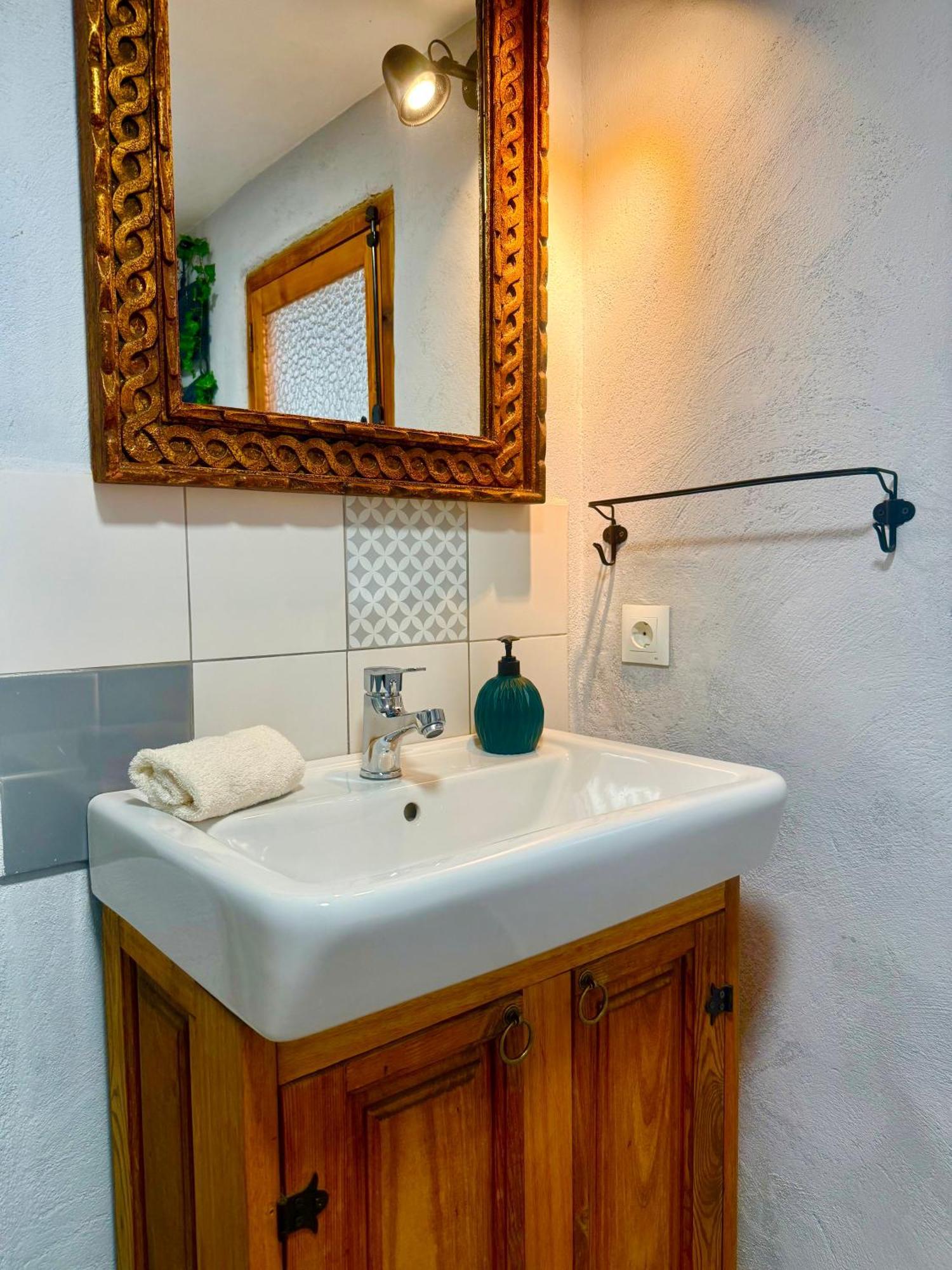 Casa Mona- Andalucian Mountain Village Getaway 圭哈尔谢拉 外观 照片